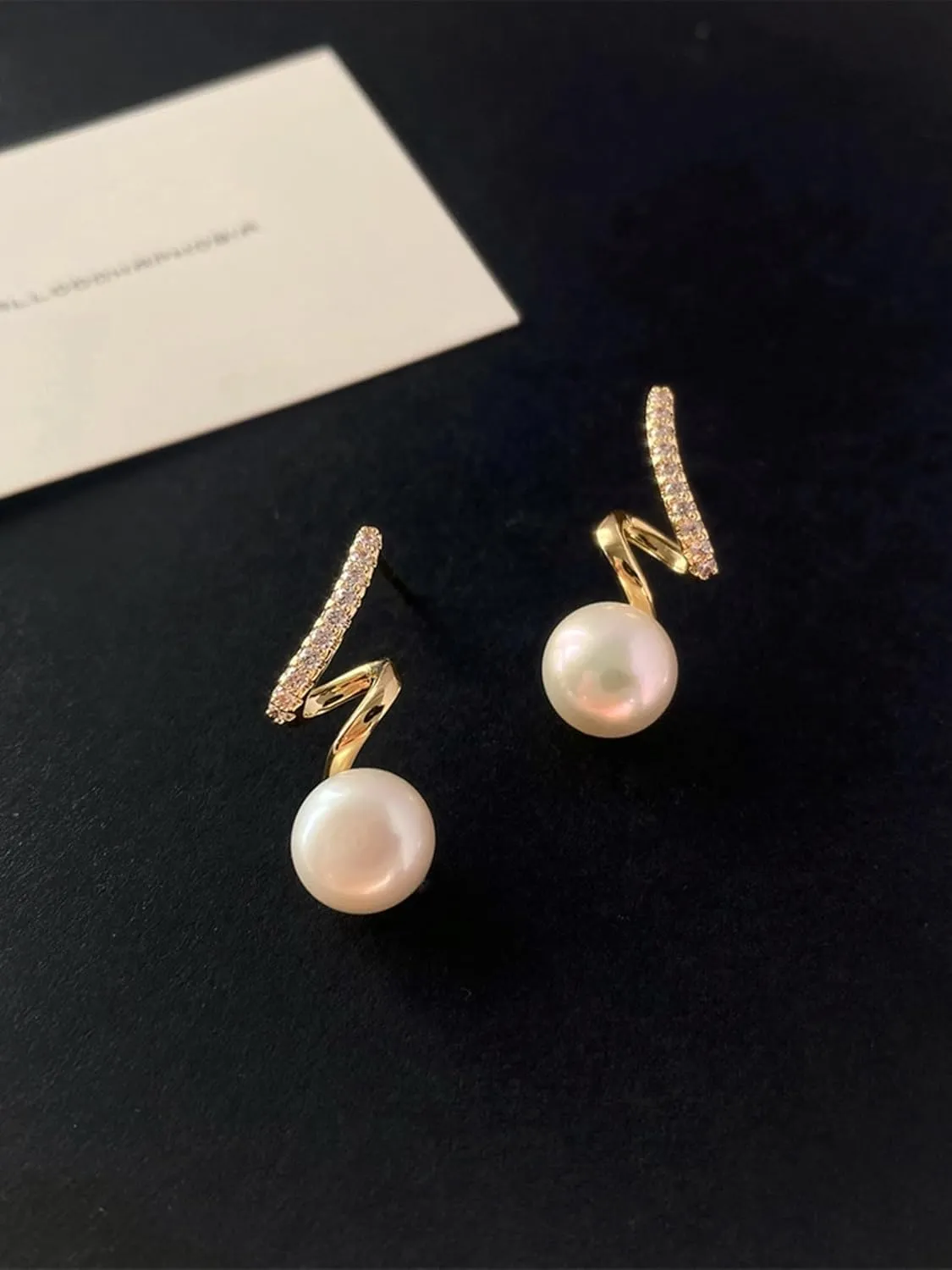 18K Gold Vermeil Twisted Diamond-Style Pearl Earrings ?C Luxury Fashionable Pearl Stud Earrings for Women, Elegant French-Inspired Design