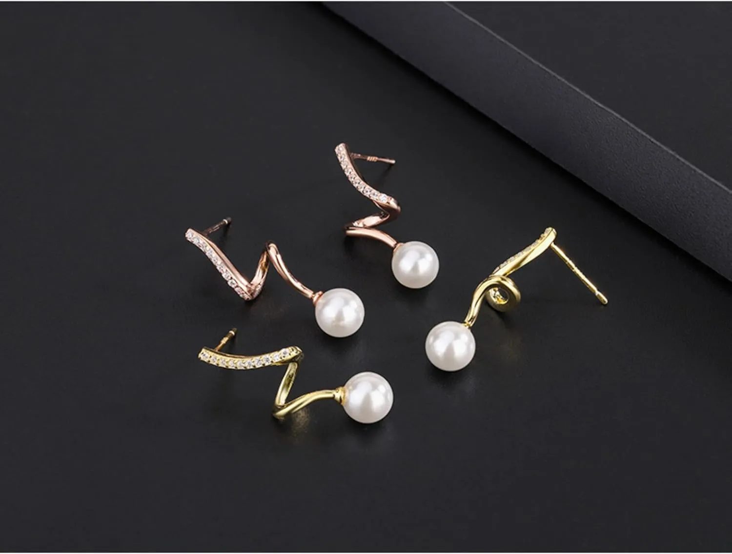 18K Gold Vermeil Twisted Diamond-Style Pearl Earrings ?C Luxury Fashionable Pearl Stud Earrings for Women, Elegant French-Inspired Design