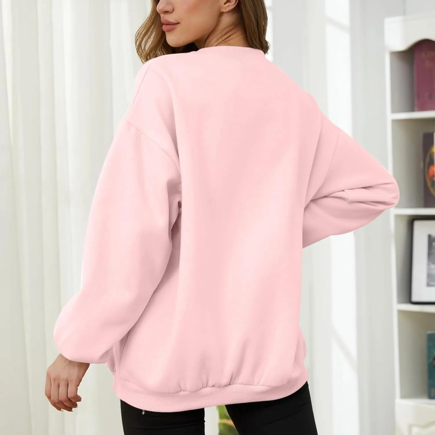 Cute Strawberry Graphic Crewneck Sweatshirts For Women Kawaii Aesthetic Printed Sweatshirt Trendy Long Sleeve Shirt