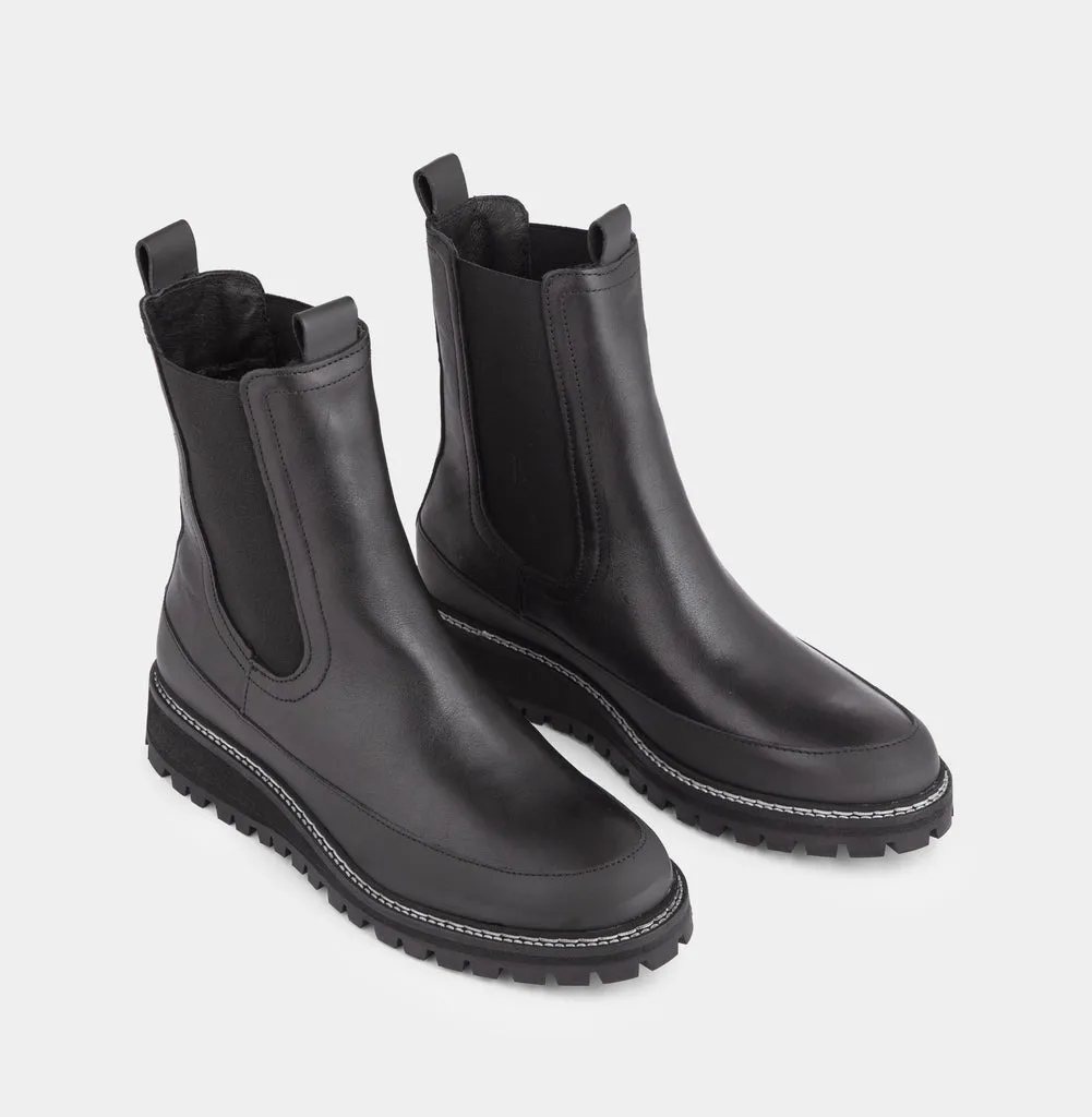 IVYLEE COPENHAGEN Iowa Boot black with white stitching