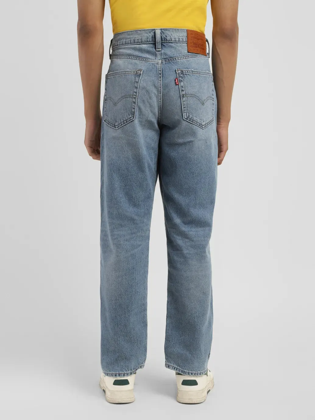 Men's 550 Light Blue Relaxed Fit Mid Rise Jeans