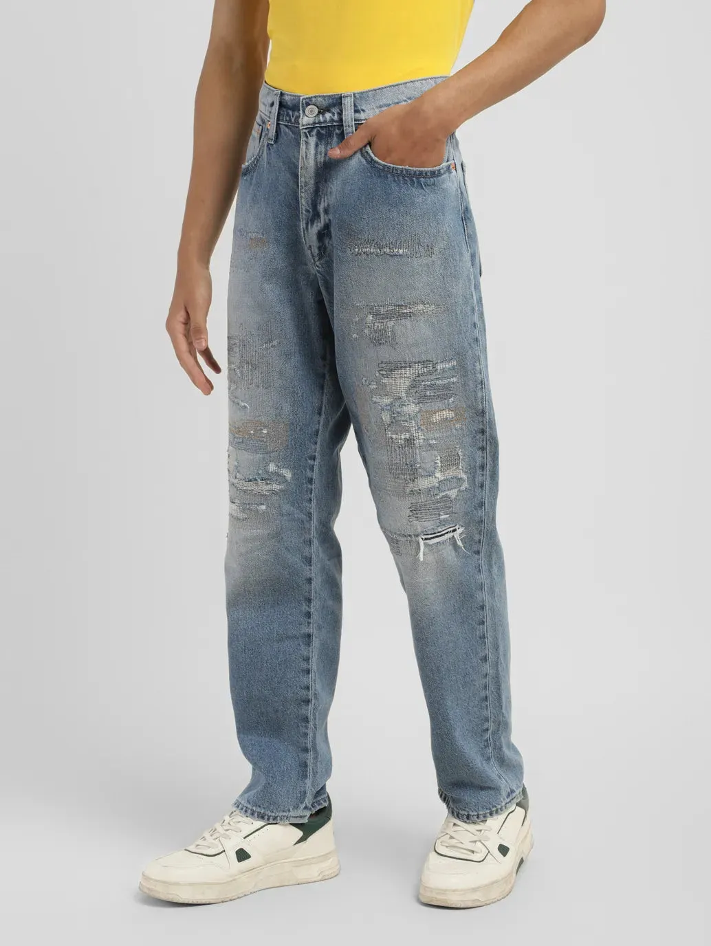 Men's 550 Light Blue Relaxed Fit Mid Rise Jeans