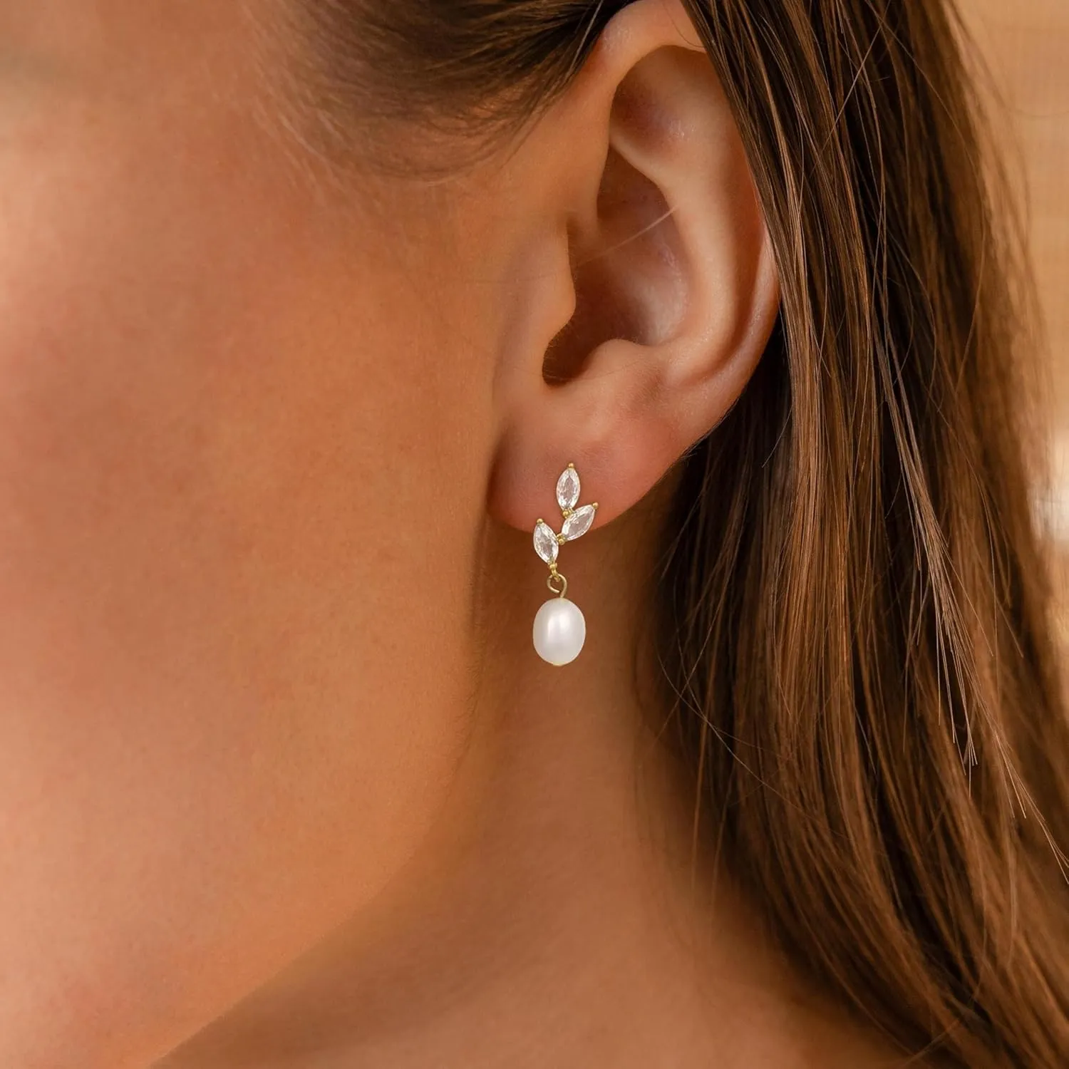 Pearl Earrings for Women Trendy, 14k Gold Plated Freshwater CZ Leaf Pearl Dangle Drop Gold Earrings Lightweight Hypoallergenic Stud Earring Bridesmaid Wedding Gold Jewelry for Women Gifts