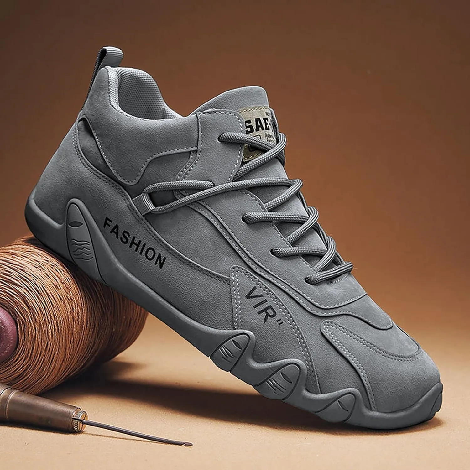 Sports Shoes for Men Popular Labor Work Shoes Wear High Top Board Casual Leisure Jungle Sneaker