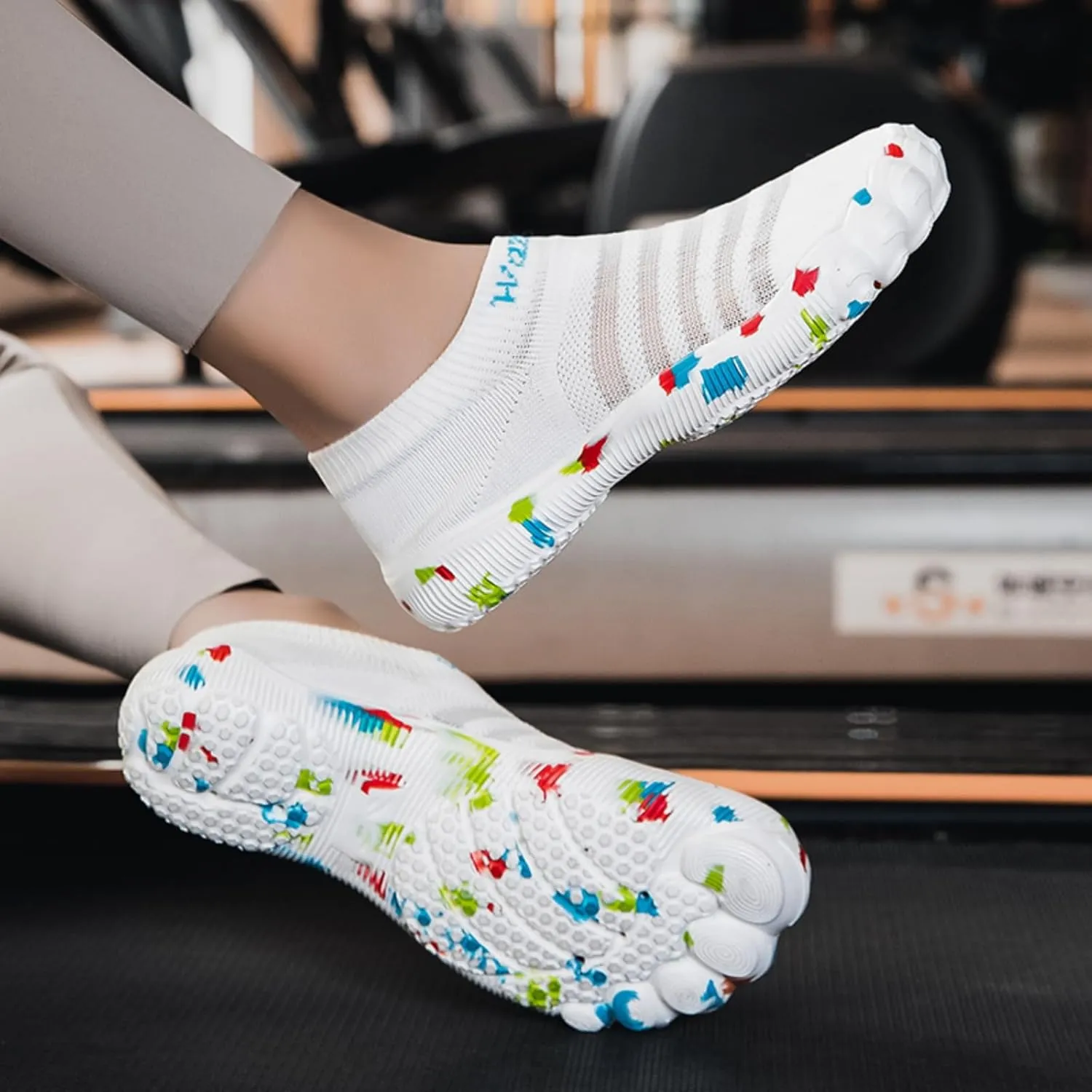 Water Shoes Women Barefoot Grounded Footwear for Women Men with Neuropathy Pool Shoes Wide Toe Box Sneakers Slip On Athletic Workout Gym Footwear Beach Swim Shoe Quick-Dry Breathable Lightweight