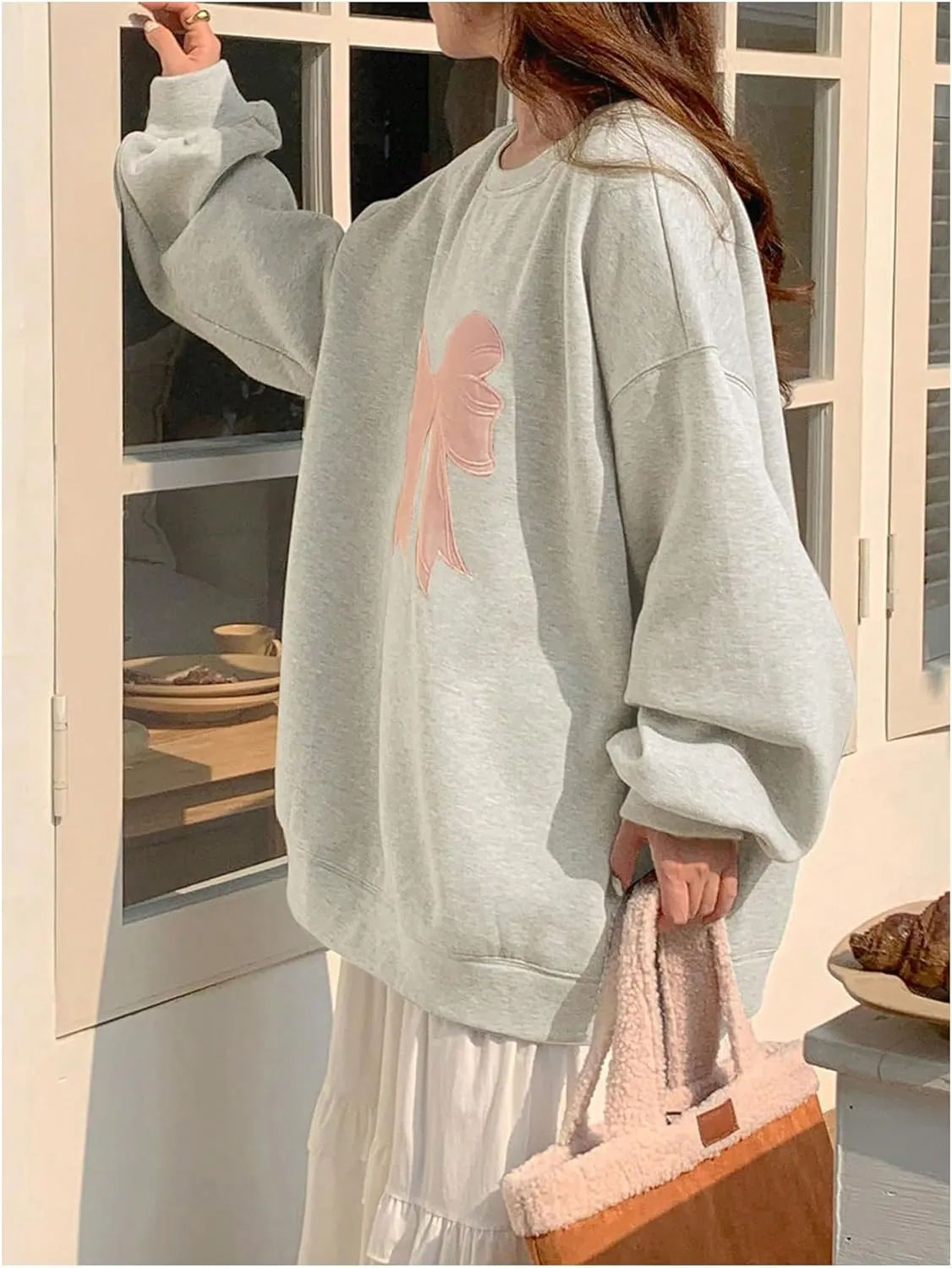 Women's Oversized Sweatshirts Bow Embroidery Long Sleeve Crewneck Sweatshirt Pullovers Trendy