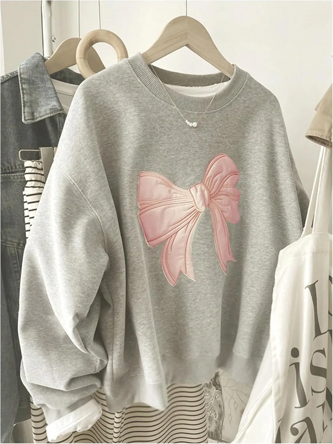 Women's Oversized Sweatshirts Bow Embroidery Long Sleeve Crewneck Sweatshirt Pullovers Trendy